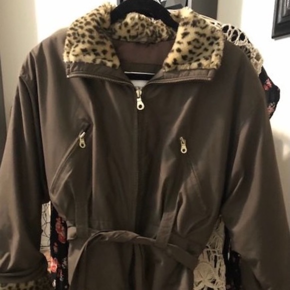 DESIGNER JACKET WITH FAUX FUR TRIM by Andrew Marc - Picture 11 of 13